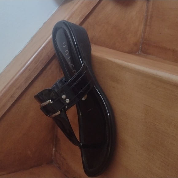 NEW UNISA manmade black patent sandals size 8 - Picture 3 of 8